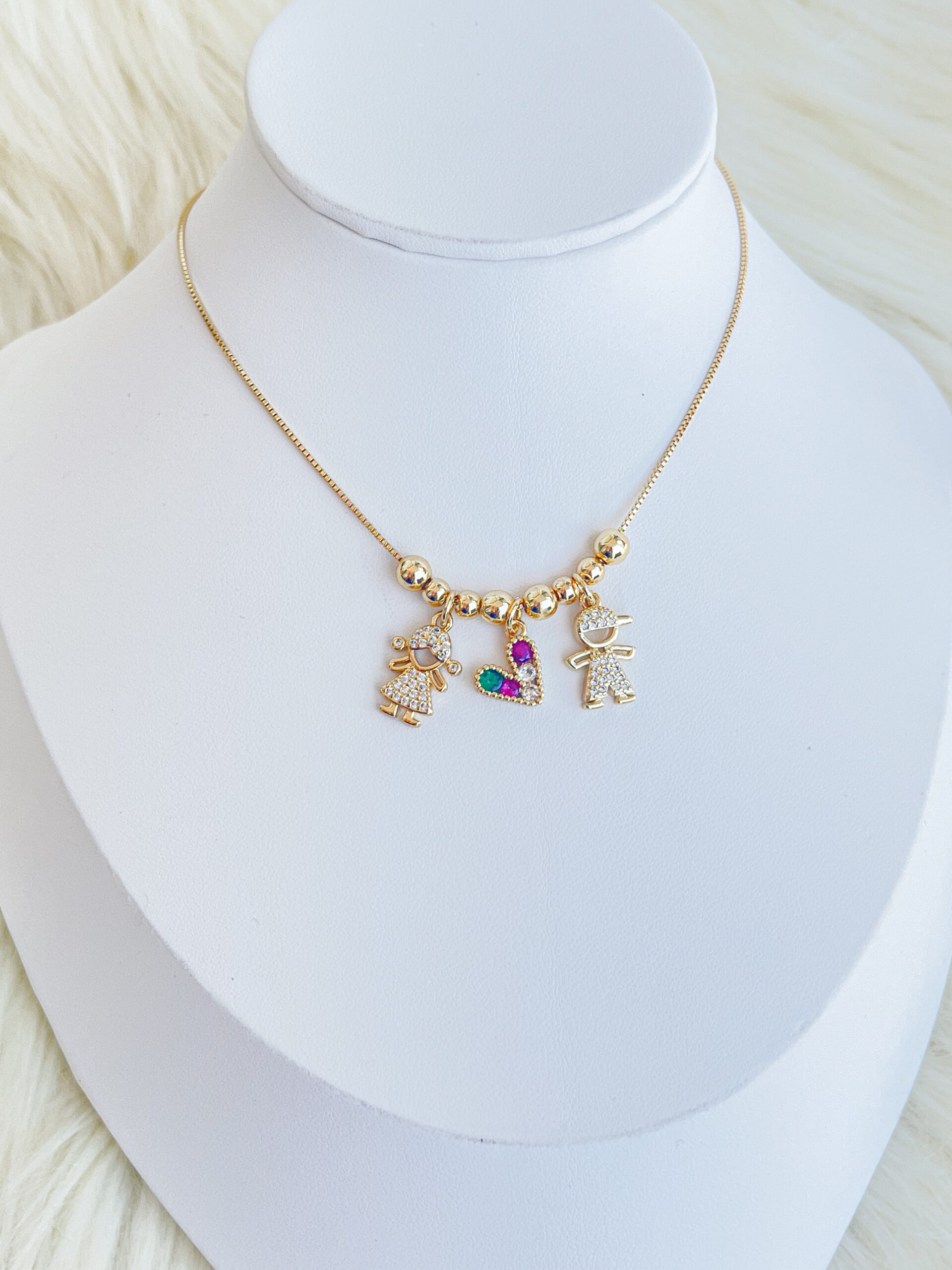 Cadena Niño y Niña con corazon multicolor